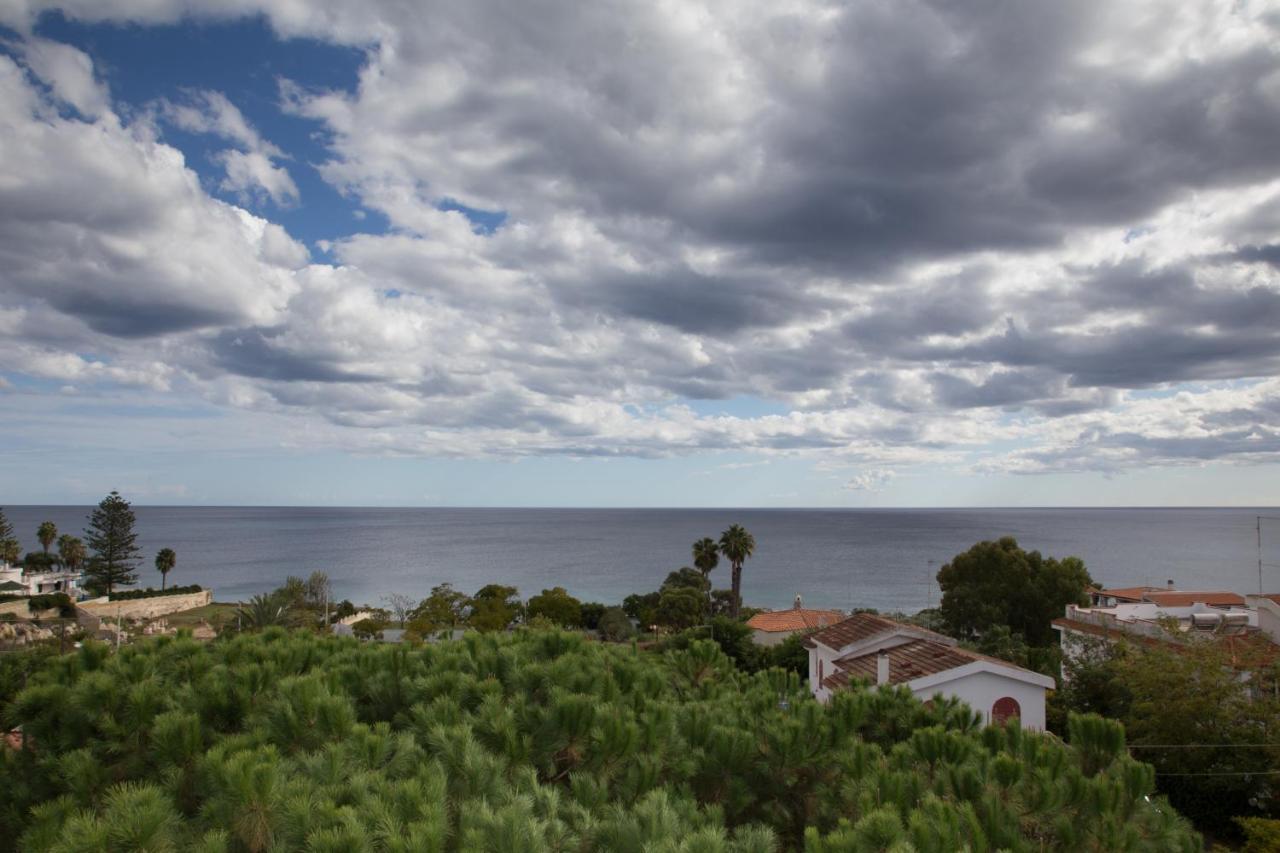 Villa Vega Fontane Bianche Bagian luar foto