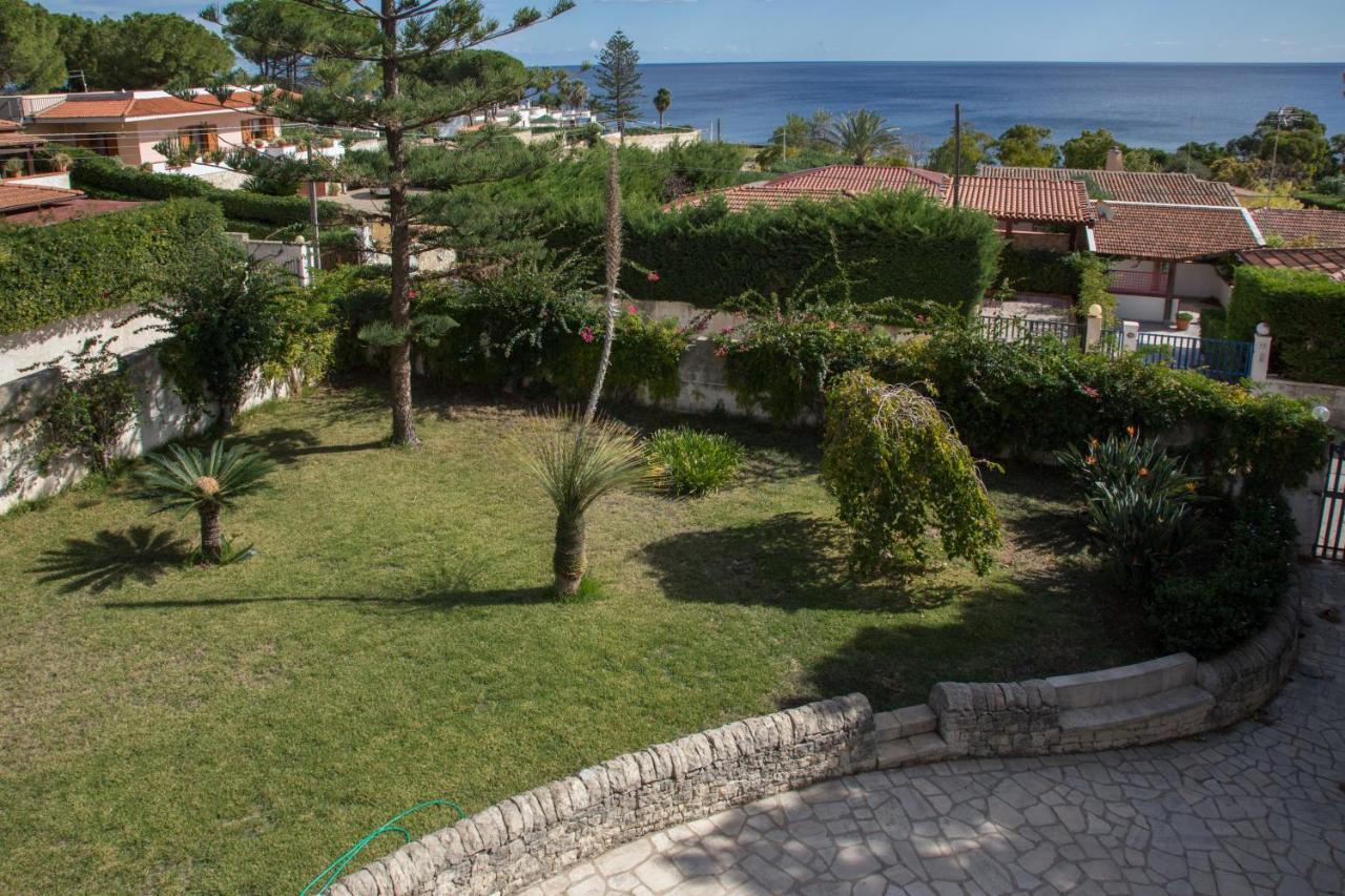 Villa Vega Fontane Bianche Bagian luar foto