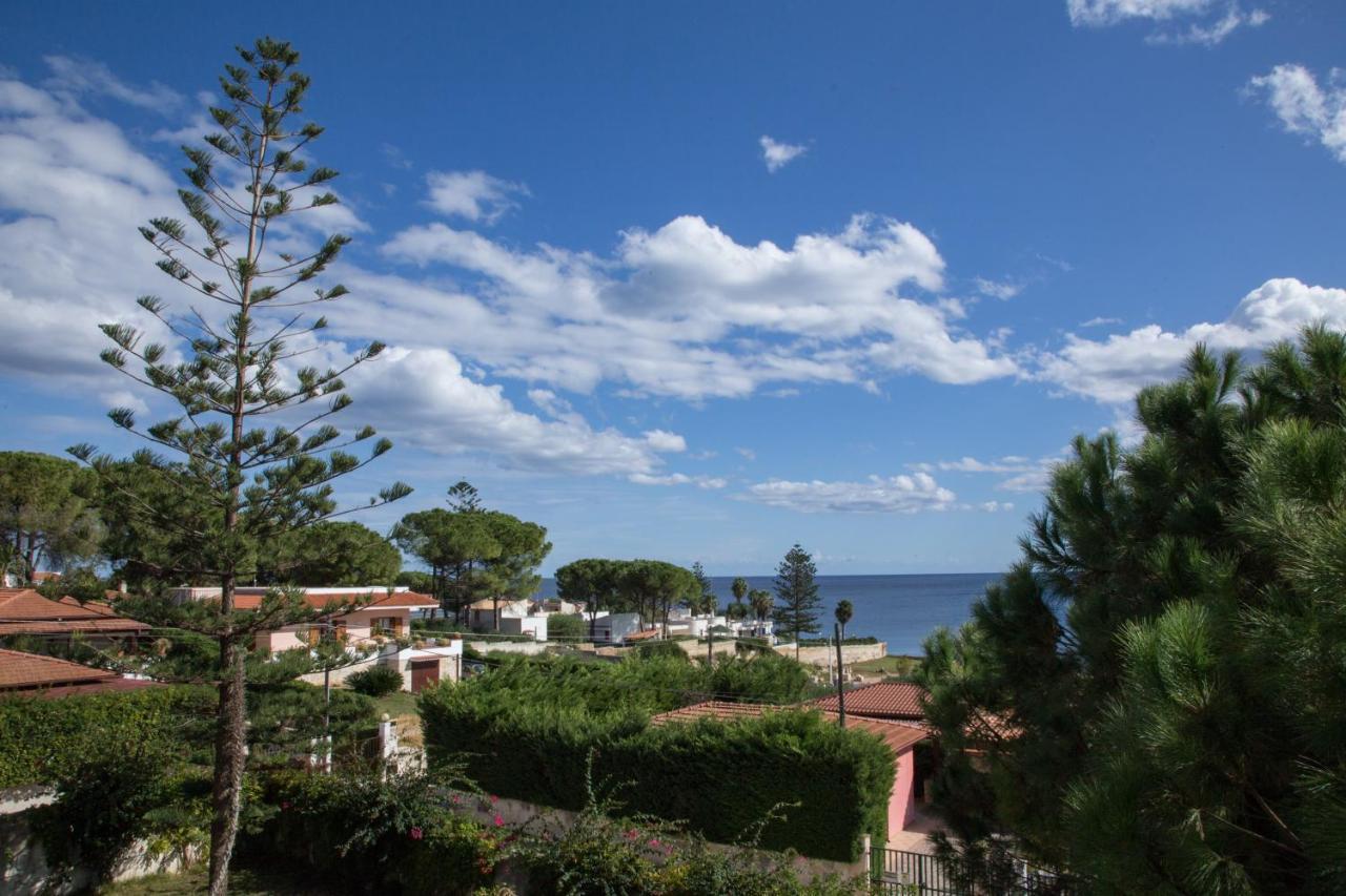 Villa Vega Fontane Bianche Bagian luar foto