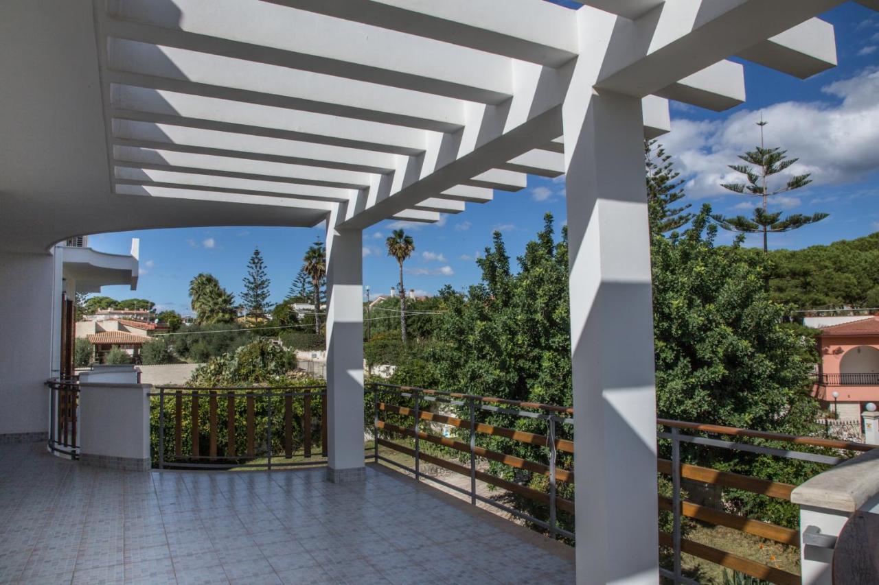 Villa Vega Fontane Bianche Bagian luar foto