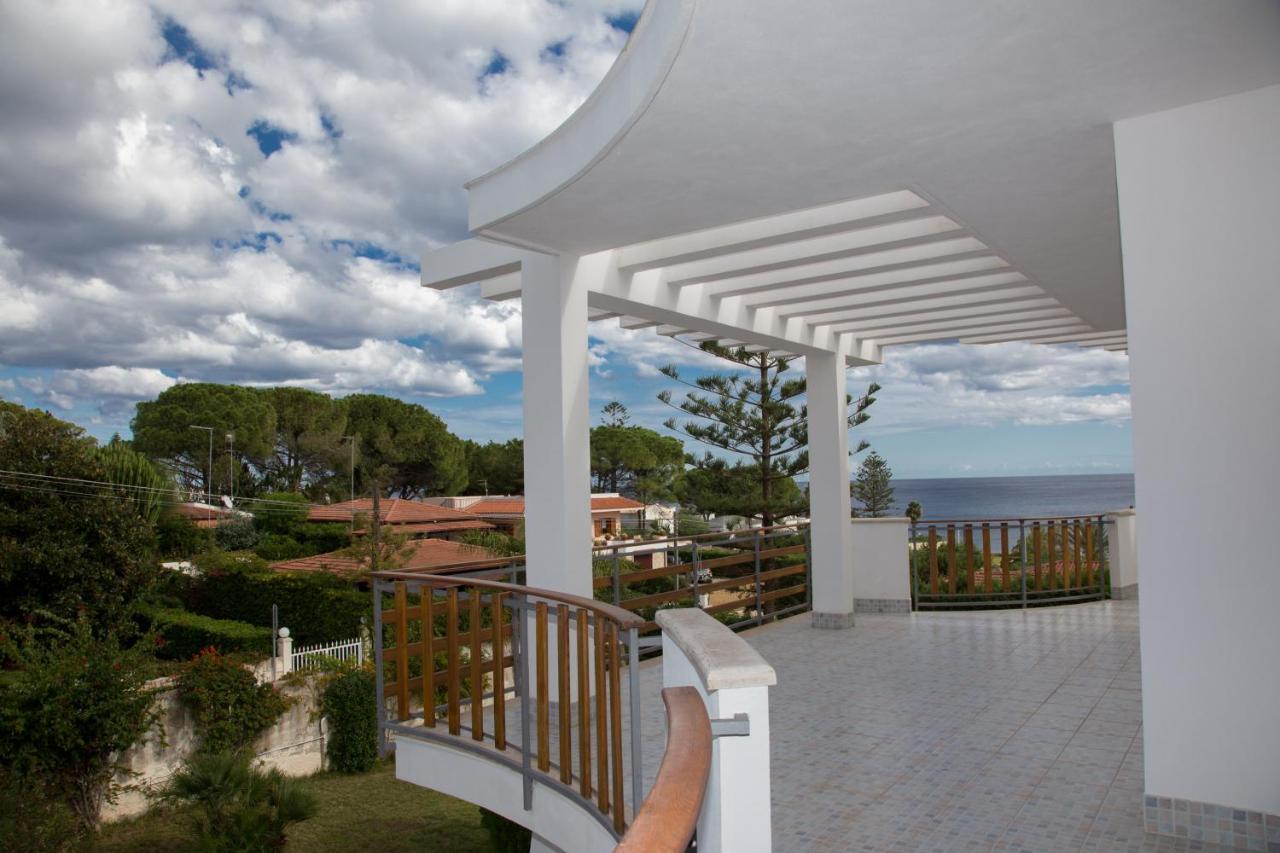 Villa Vega Fontane Bianche Bagian luar foto