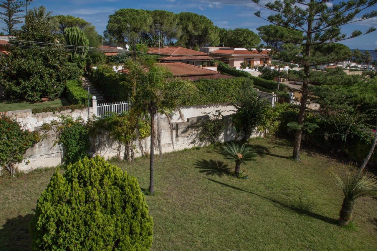 Villa Vega Fontane Bianche Bagian luar foto
