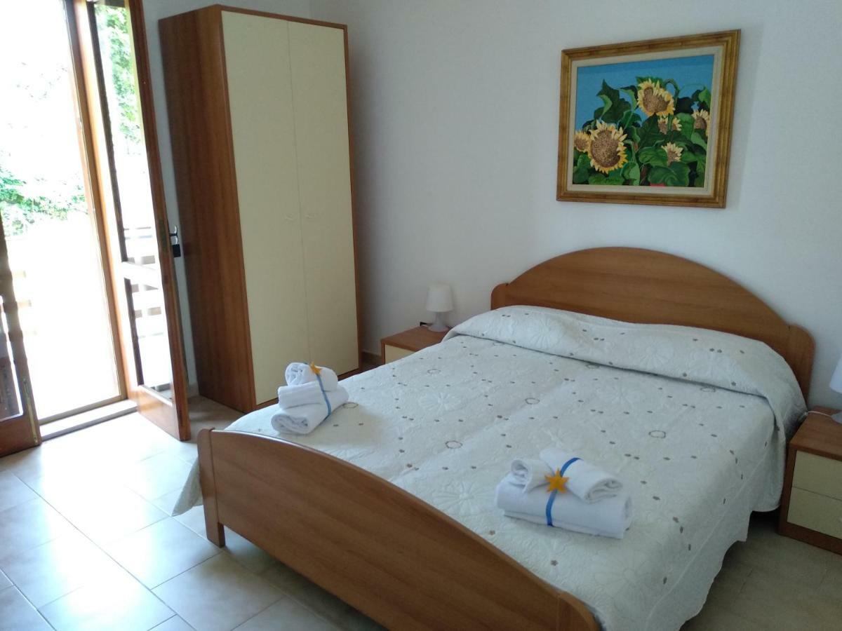 Villa Vega Fontane Bianche Bagian luar foto